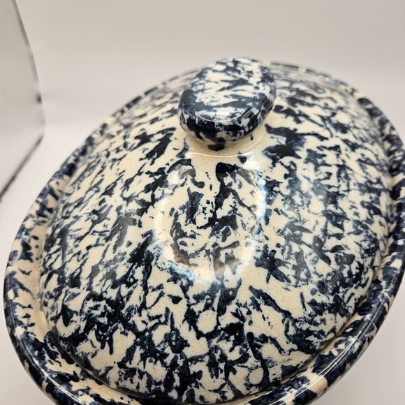 Stonewear Lidded Cassarole Dish. Green Sponged w/ Apple Design - Picture 7 of 9